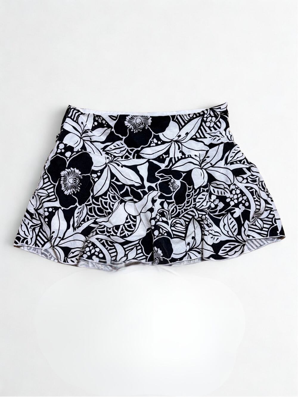 Vtg Y2K 6 Degrees Black White Floral Print Low Rise Micromini Skirt - Picture 1 of 4